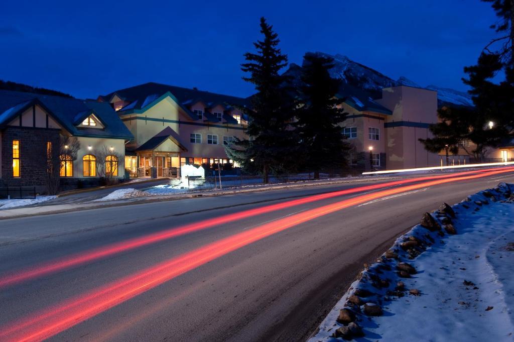 Ywca Banff Hotel Exteriér fotografie