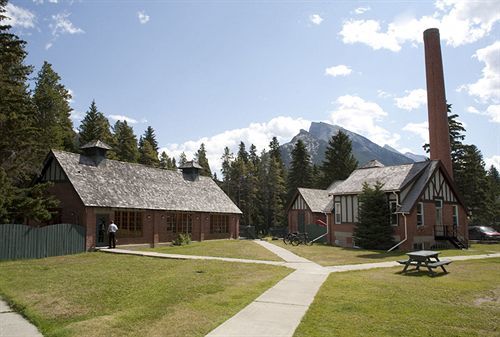 Ywca Banff Hotel Exteriér fotografie